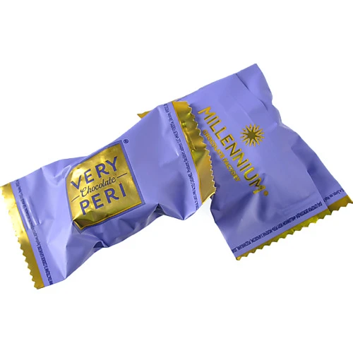 Цукерки шоколадні молочні з арахісом родзинками злаковими пластівцями та солоною карамеллю Very Peri Millennium кг