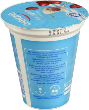 Йогурт Danone 3.2% Вишня 260г